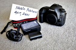 Canon 5d mark IV camera body only MINT